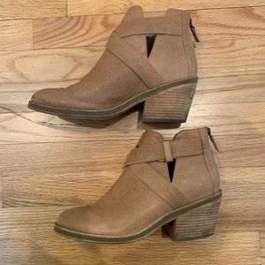 Nude Eileen Fisher Booties Size 10